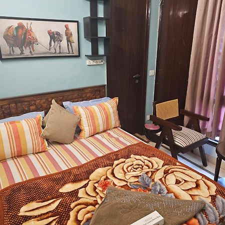 Sky Bloom Luxury Homestay Nova Deli Exterior foto