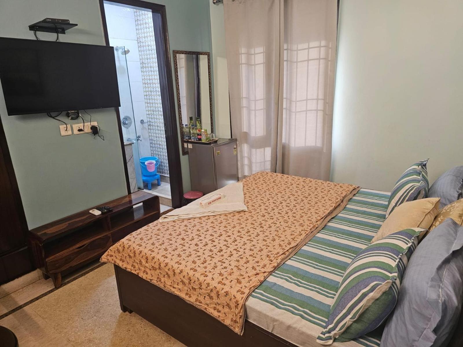 Sky Bloom Luxury Homestay Nova Deli Exterior foto