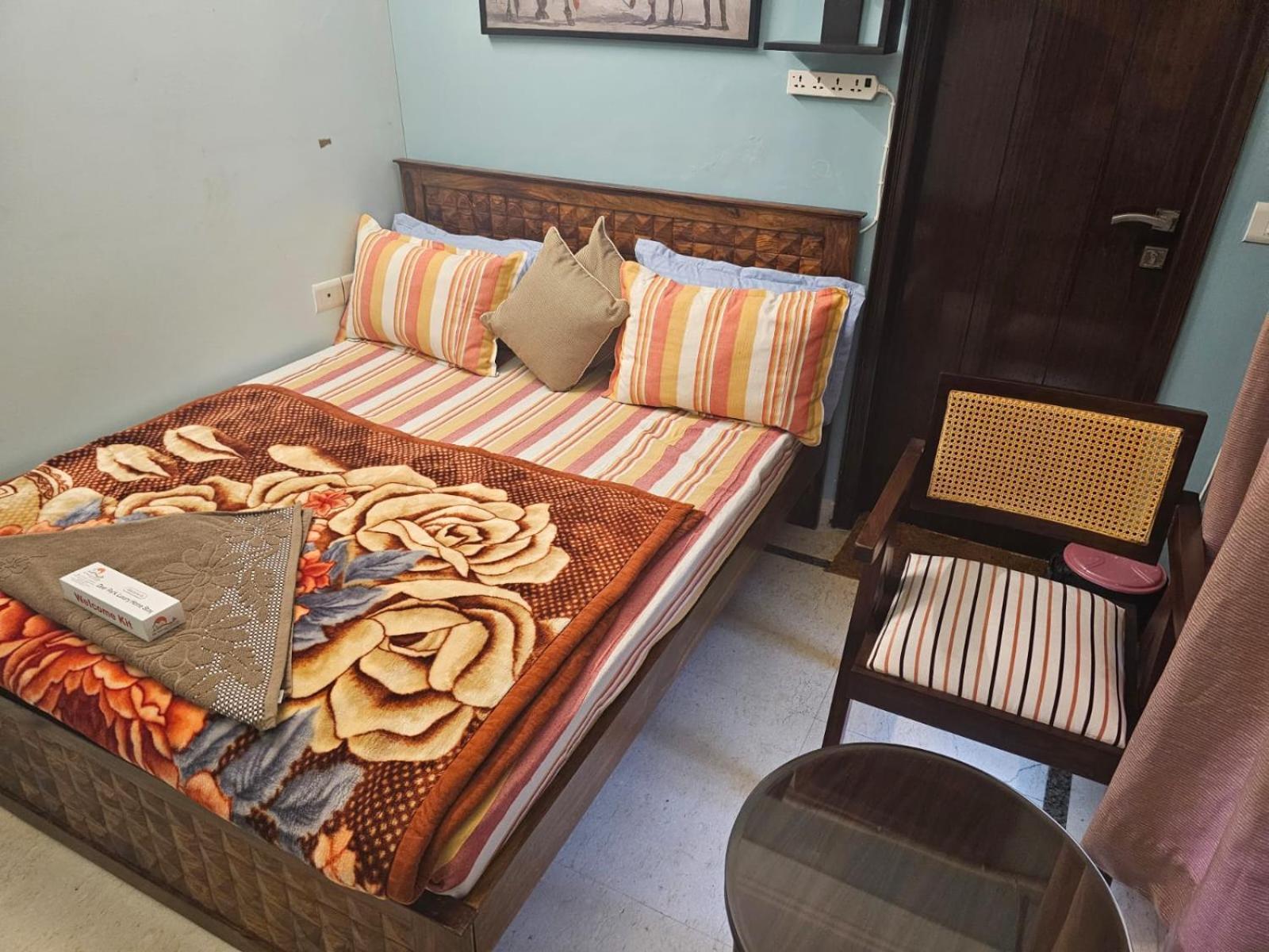 Sky Bloom Luxury Homestay Nova Deli Exterior foto