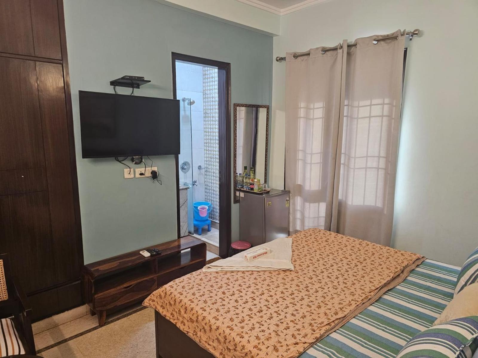 Sky Bloom Luxury Homestay Nova Deli Exterior foto